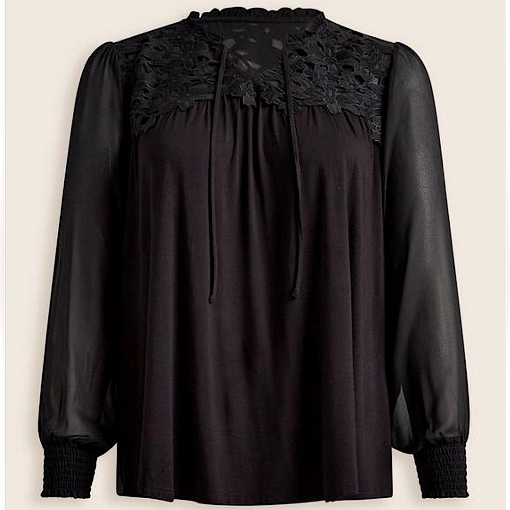 NWT Torrid Top w/ Chiffon Sleeve & Lace Inset